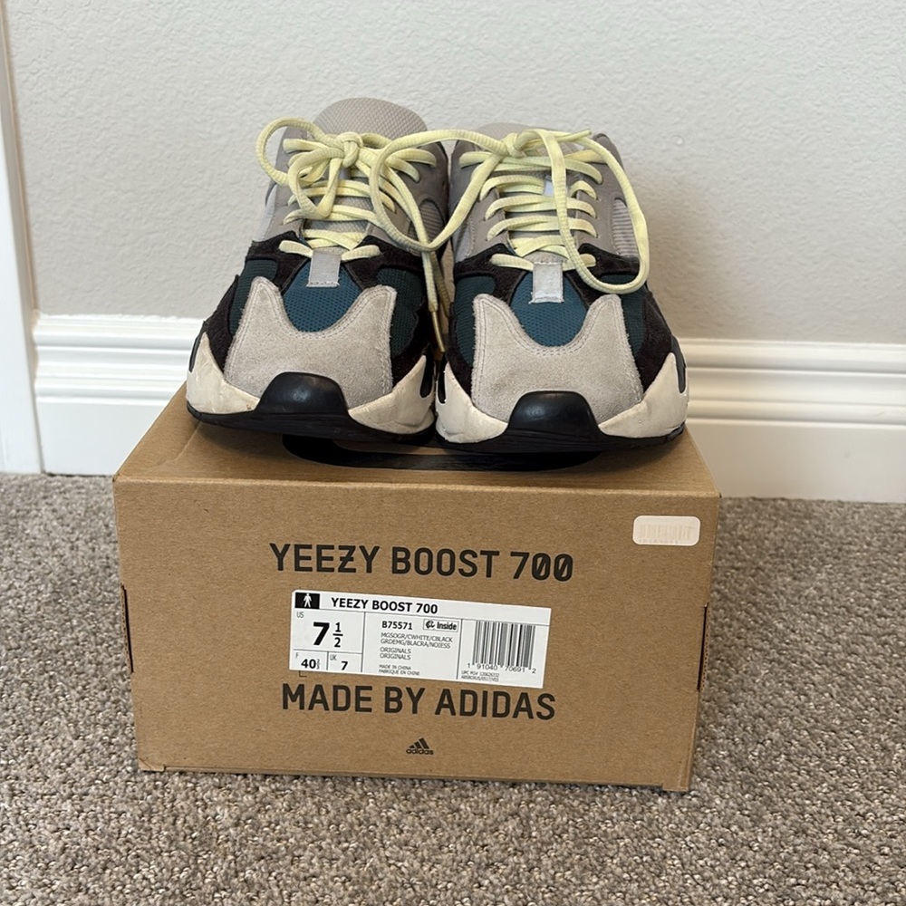ADIDAS YEEZY BOOST 700 KANYE WEST WAVE RUNNER OG GREY WHITE BLACK 350 B75571 7.5 - Picture 3 of 11